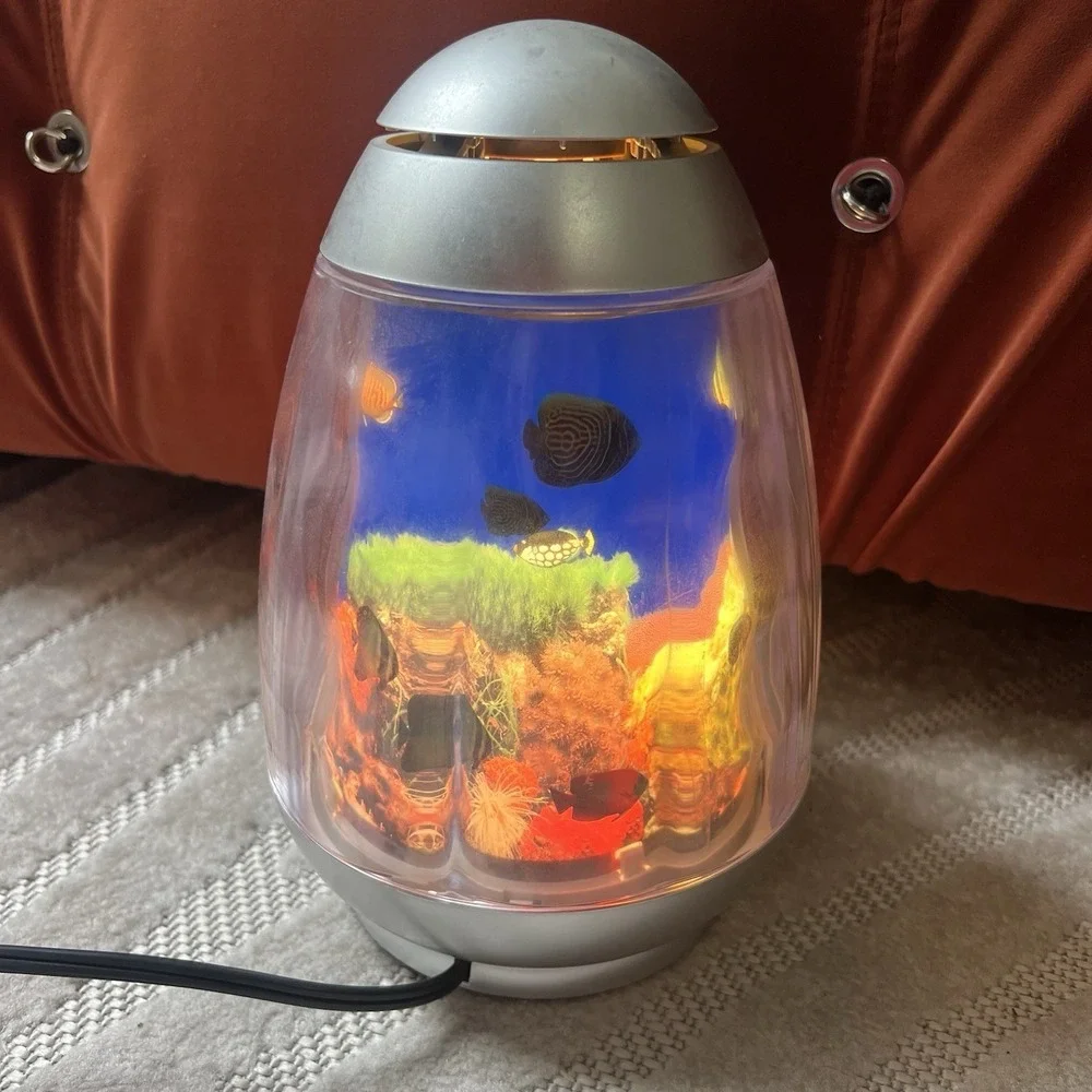 VTG 2005 Rabbit Tanaka Y2k Rotating Tropical Fish Aquarium Motion Lamp Decor